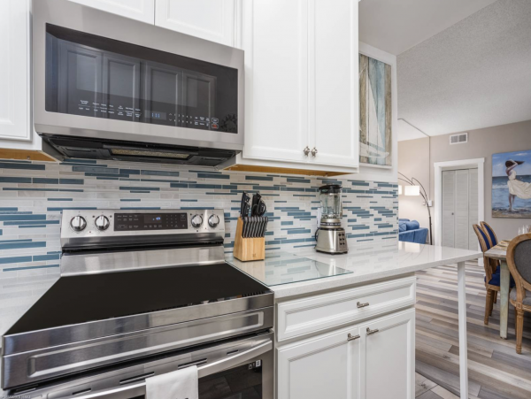 Beautiful Two Bedroom Vacation Rental Condo in Siesta Key